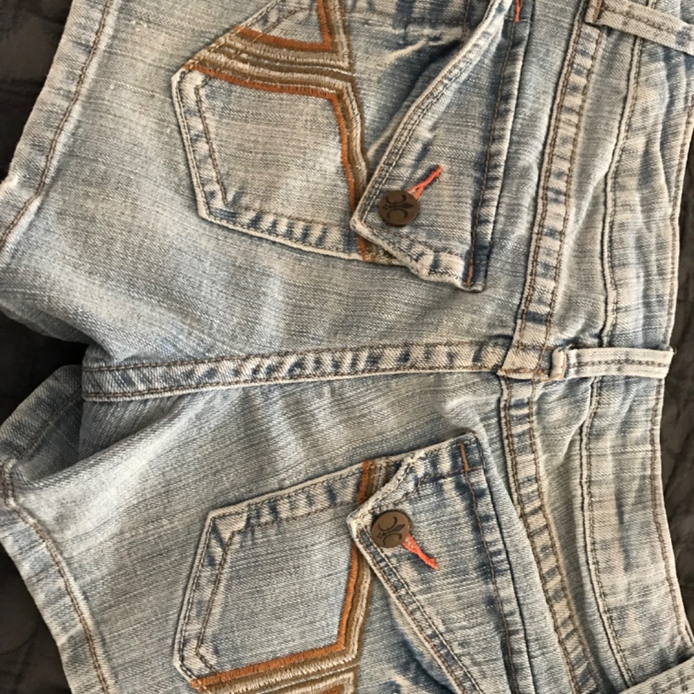 Shorts - Picture 2 of 3